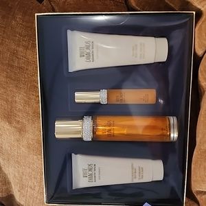 White Diamonds fragrance kit.